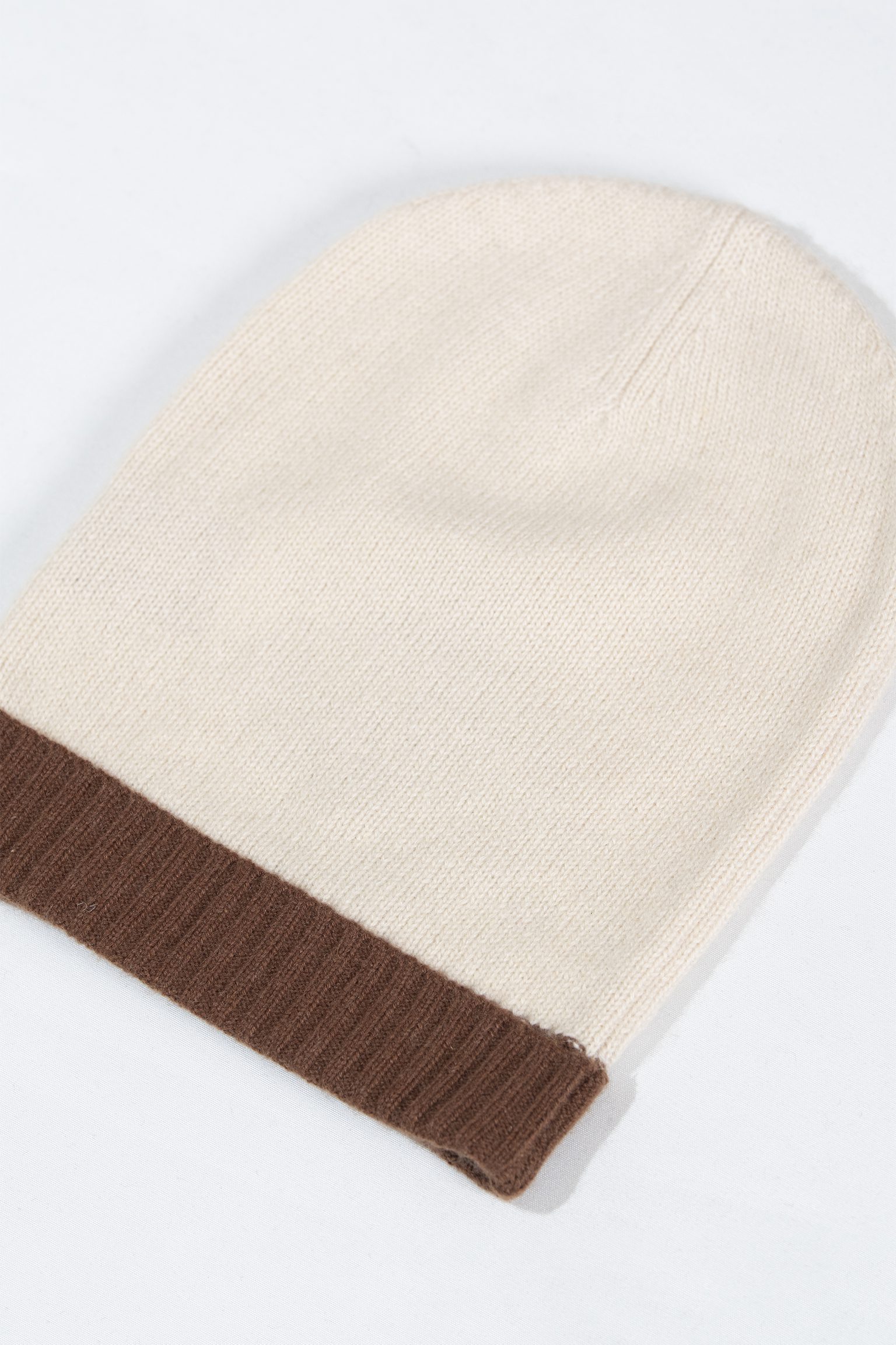 IvoryMocha Contrast Knit Beanie - Image 2