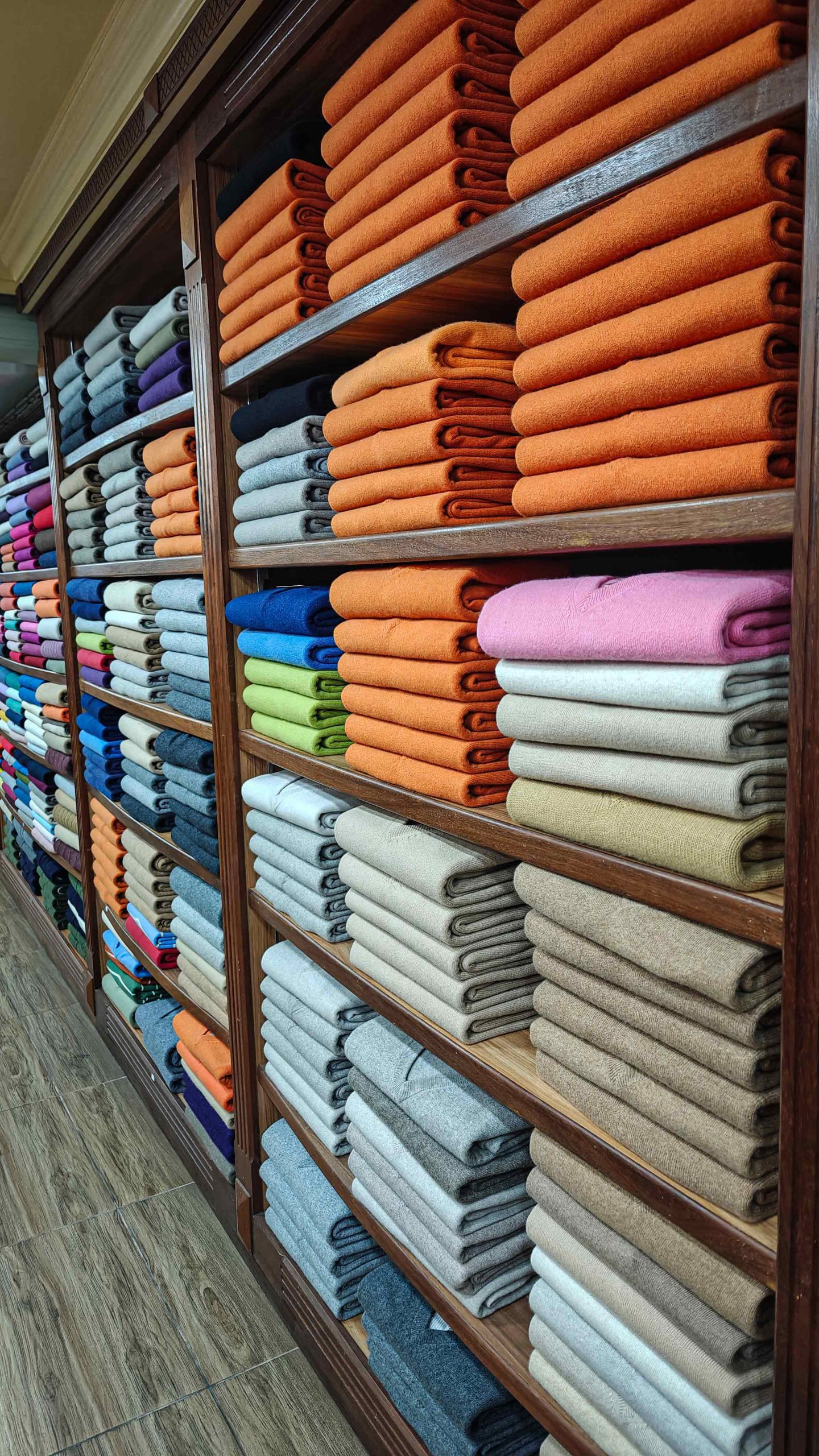 Folded cashmere knitwear
